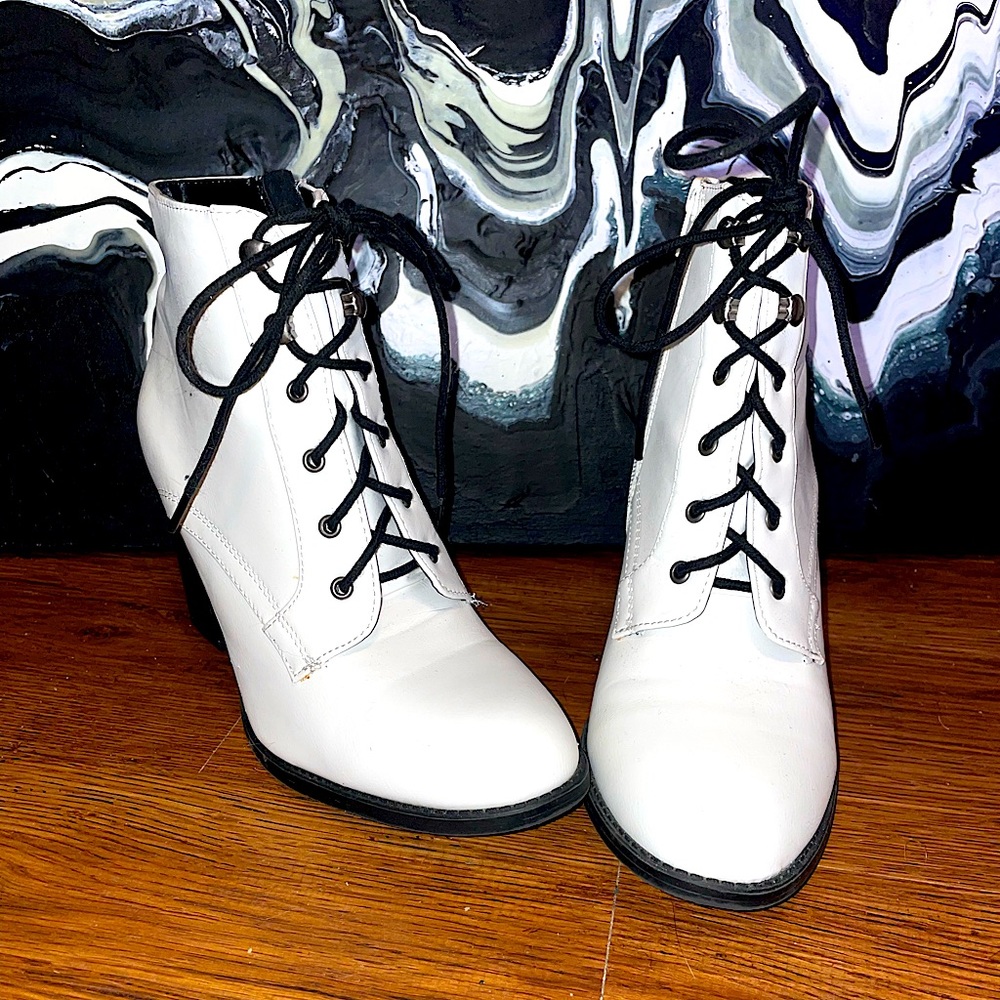 White Soda Brand 3 Inch Heeled Zipper & Laced Boots Booties